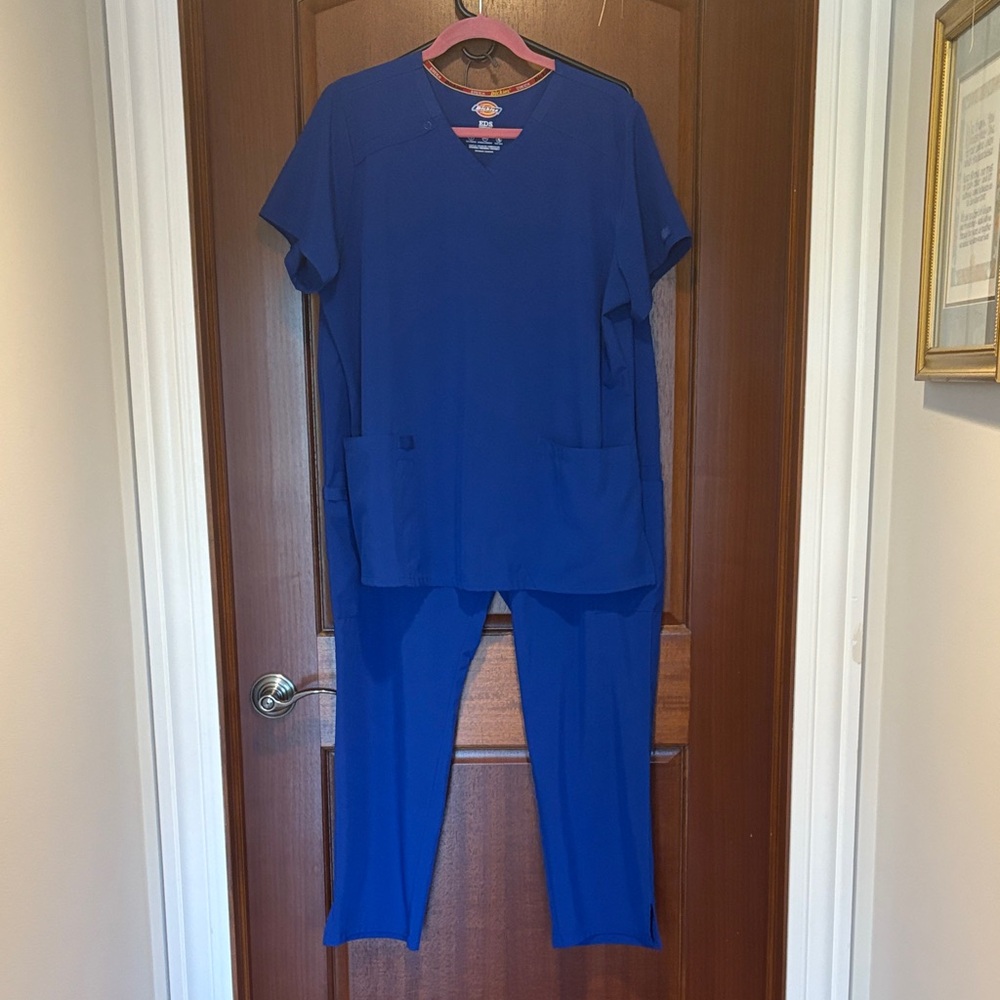 Dickies Women's Royal Blue Scrub Set